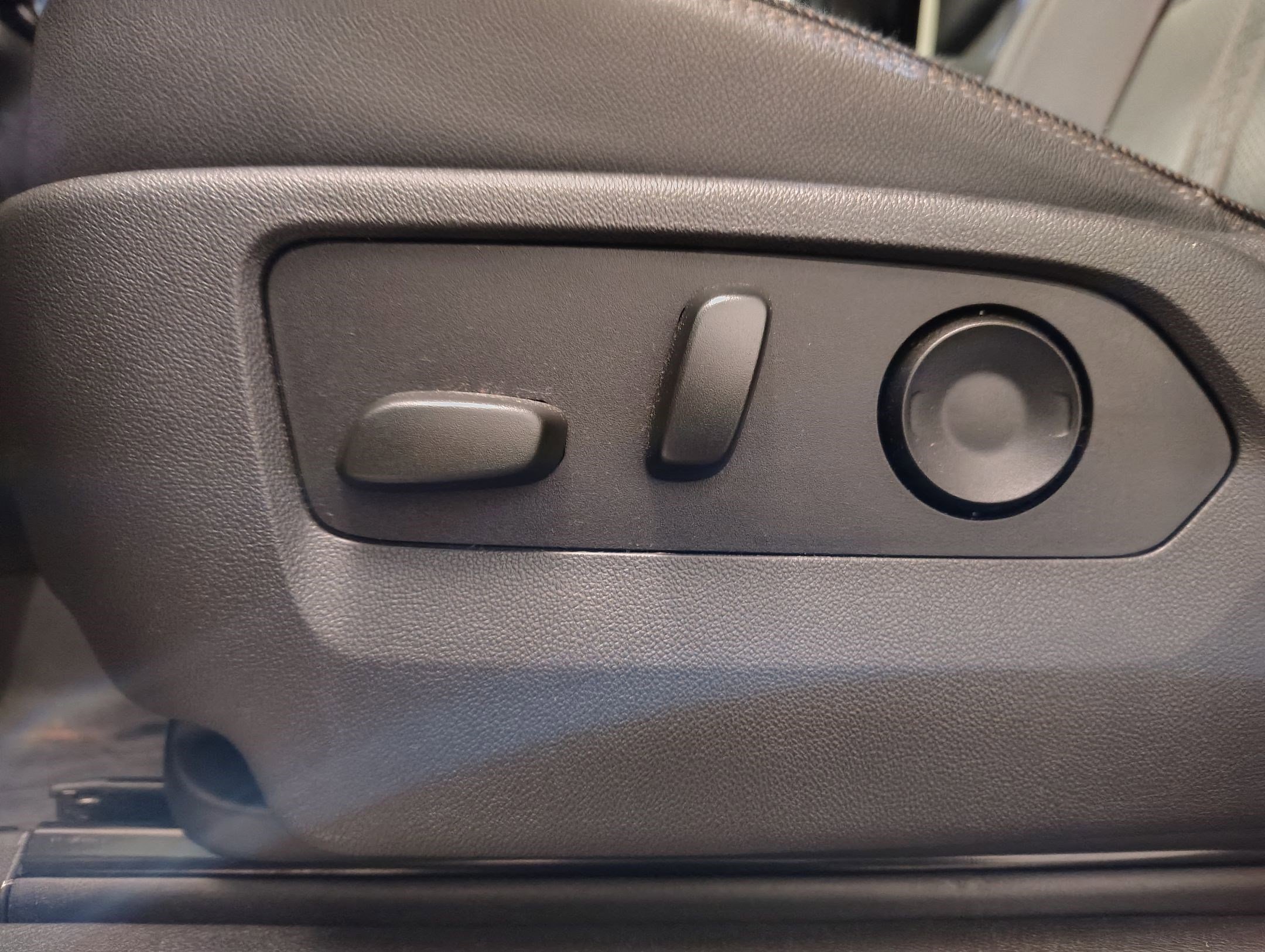 Used 2023 Chevrolet Silverado 1500 High Country w/ High Country Premium Package image 13