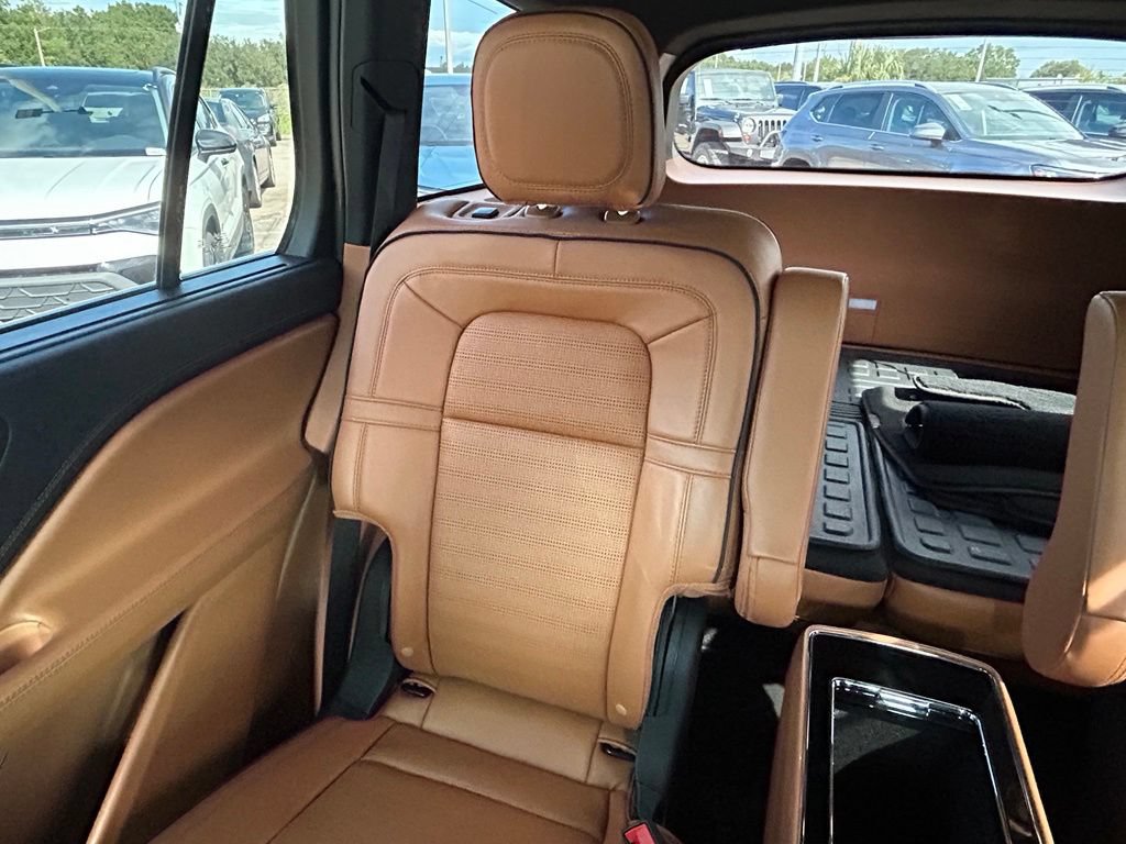 Used 2020 Lincoln Aviator Black Label w/ Dynamic Handling Package AWD/4WD image 12
