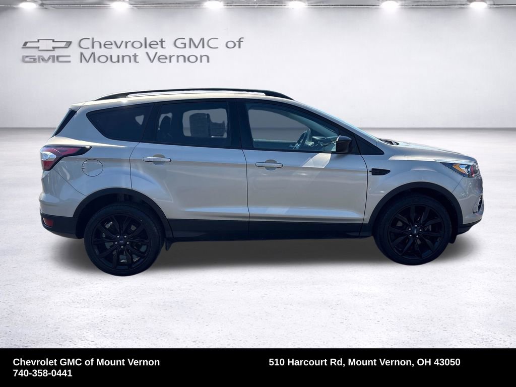 Used 2018 Ford Escape SE w/ SE Sport Appearance Package image 7