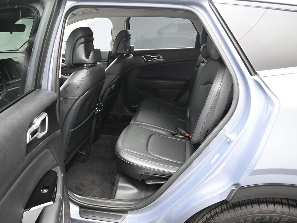 Used 2023 Kia Sportage EX image 19