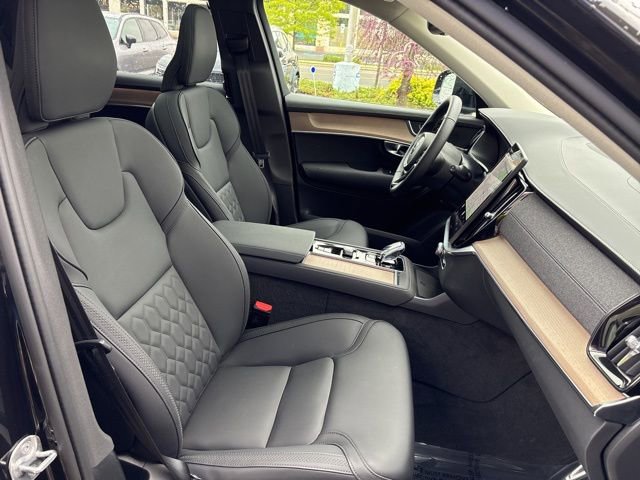 Used 2025 Volvo XC90 B6 Plus AWD/4WD image 17
