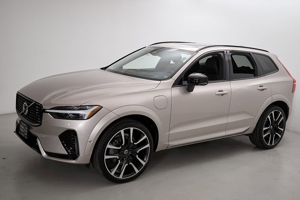 Certified 2023 Volvo XC60 T8 Ultimate w/ Protection Package Premier AWD/4WD image 6