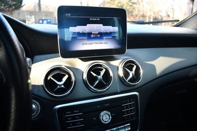 Used 2019 Mercedes-Benz CLA 250 4MATIC w/ Premium Package image 25