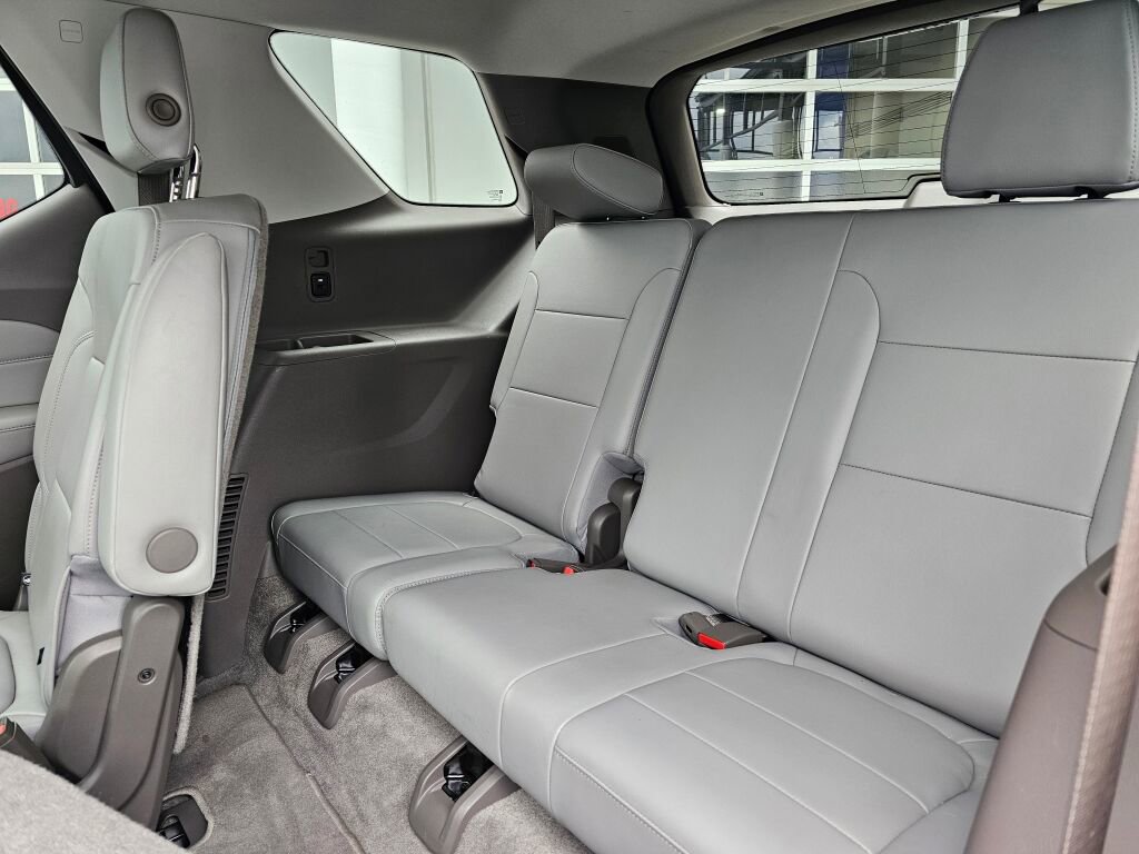 Used 2018 Chevrolet Traverse LT AWD/4WD image 19