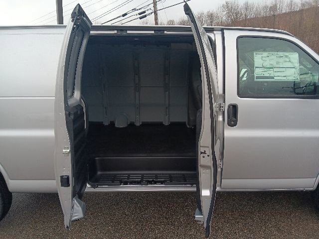 New 2026 GMC Savana 2500 Extended w/ Driver Convenience Package RWD image 20