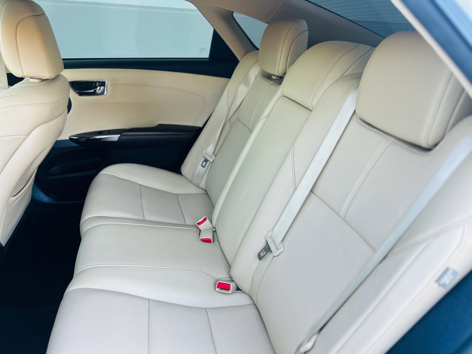Used 2016 Toyota Avalon Touring FWD image 18