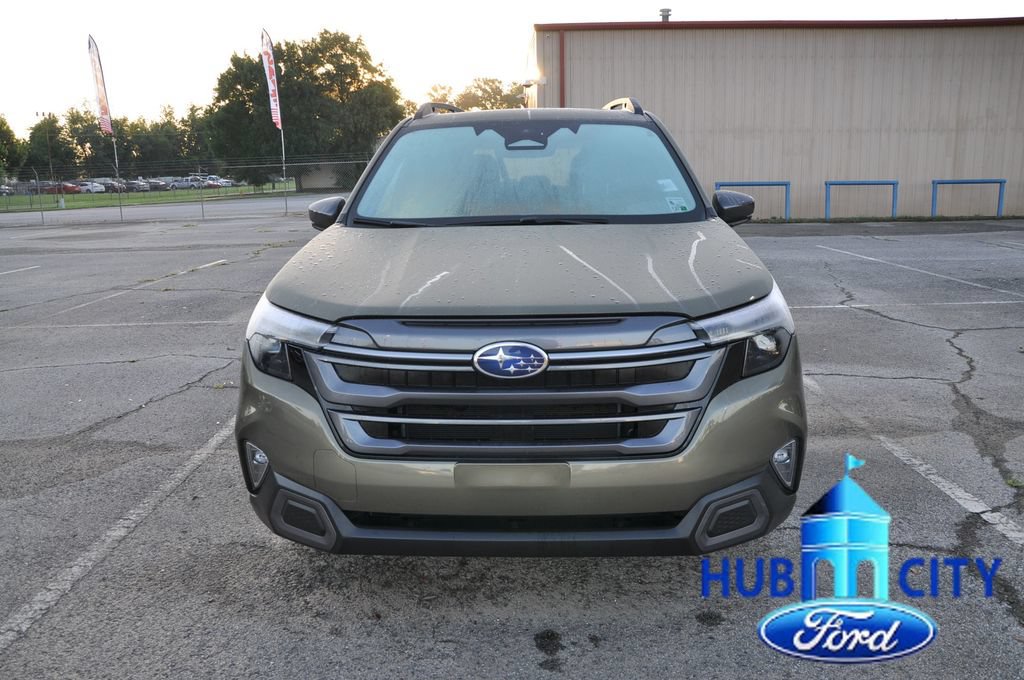 Used 2025 Subaru Forester Limited AWD/4WD image 7