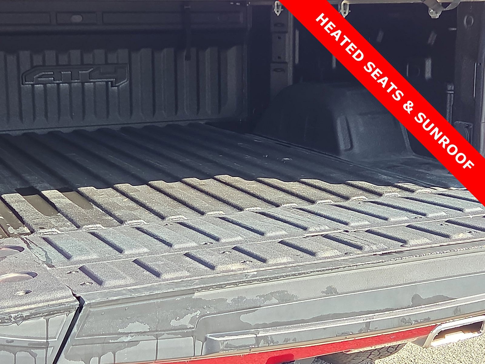 Used 2024 GMC Sierra 1500 AT4 w/ AT4 Preferred Package image 9