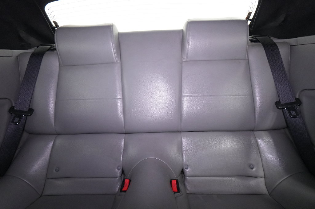 Used 2005 Ford Mustang Convertible RWD image 15