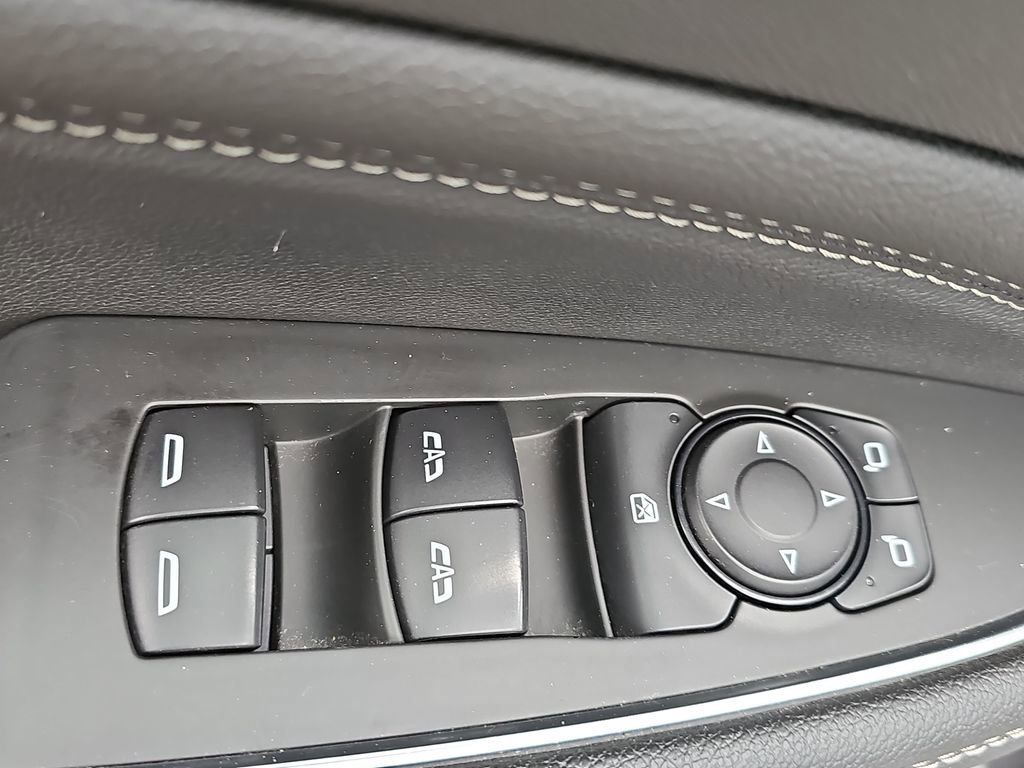 Used 2019 Buick Regal Essence w/ Driver Confidence Package I image 29