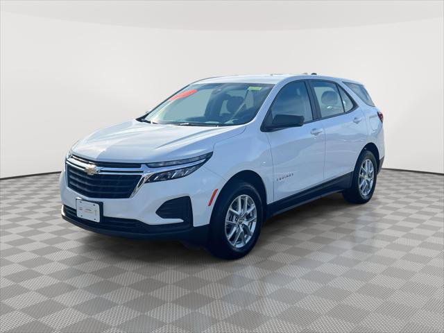 Used 2023 Chevrolet Equinox LS image 3