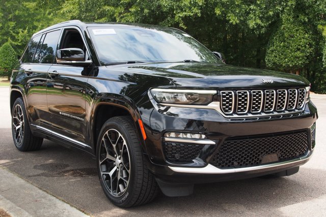 Used 2023 Jeep Grand Cherokee Summit AWD/4WD image 1