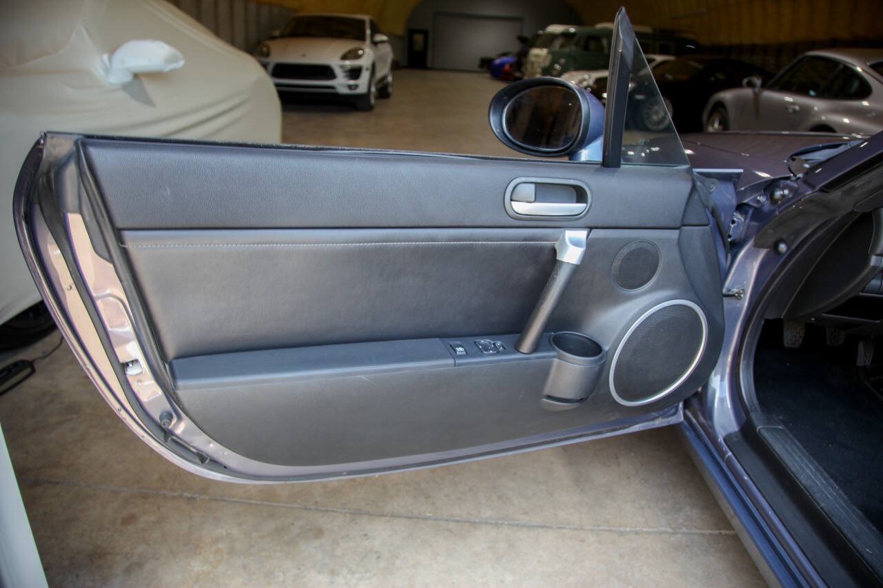 Used 2006 MAZDA MX-5 Miata Grand Touring w/ Premium Pkg RWD image 40