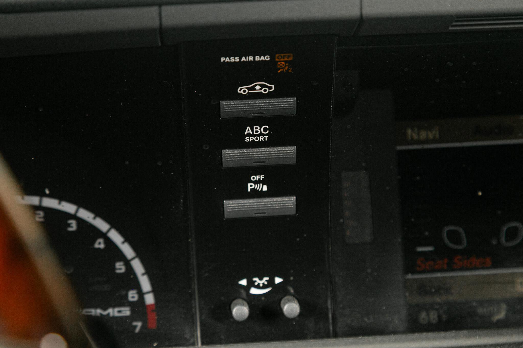 Used 2012 Mercedes-Benz CL 63 AMG image 38