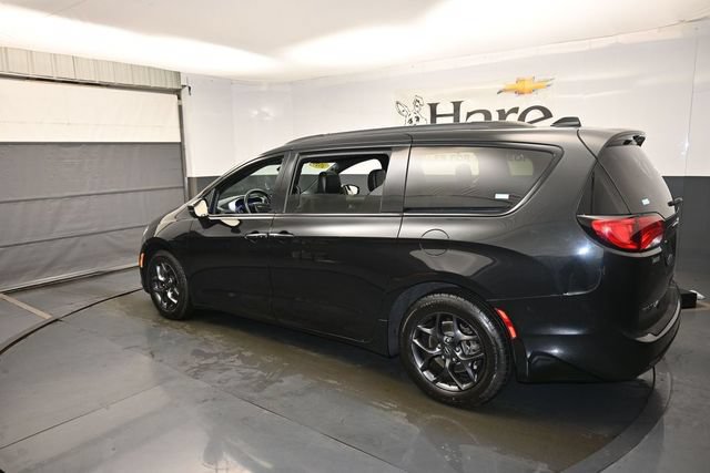 Used 2019 Chrysler Pacifica Limited w/ S Appearance Package FWD image 30