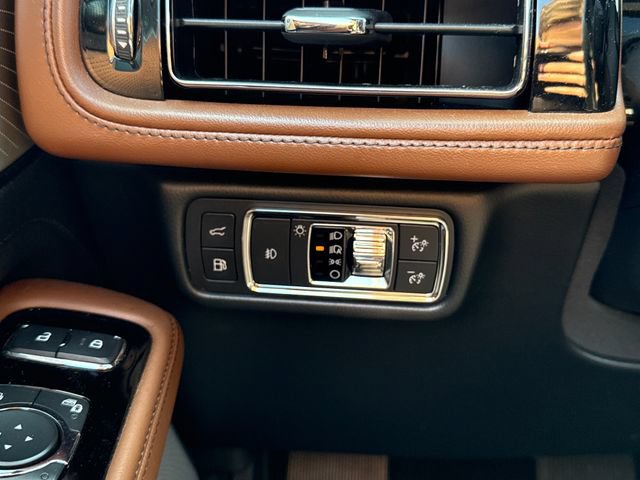 Used 2022 Lincoln Aviator Grand Touring w/ Equipment Group 301A AWD/4WD image 37