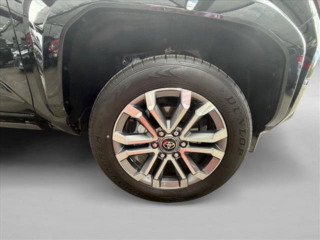 Certified 2025 Toyota 4Runner Limited w/ Tow Technology Package AWD/4WD image 5