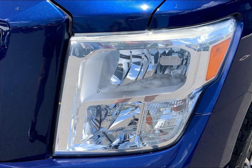 Used 2020 Nissan Titan SV w/ SV Convenience Package RWD image 26