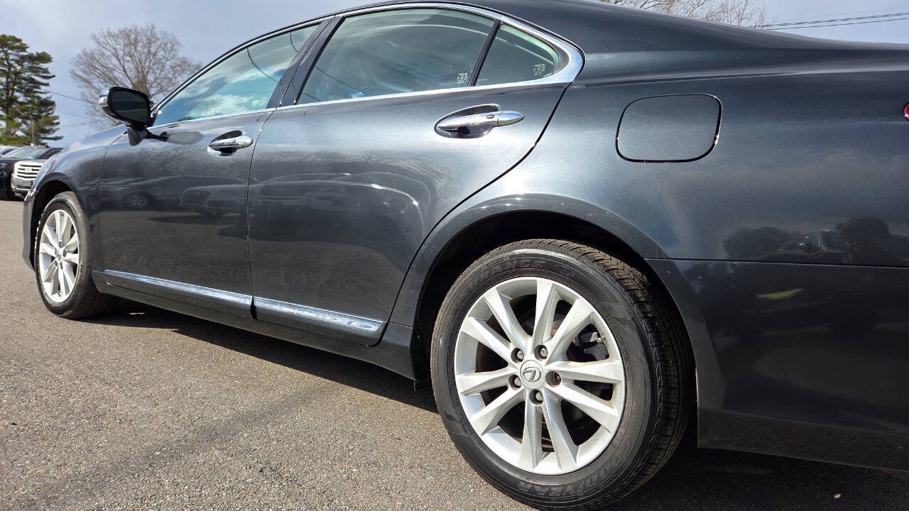 Used 2011 Lexus ES 350 w/ Preferred Accessory Package FWD image 9
