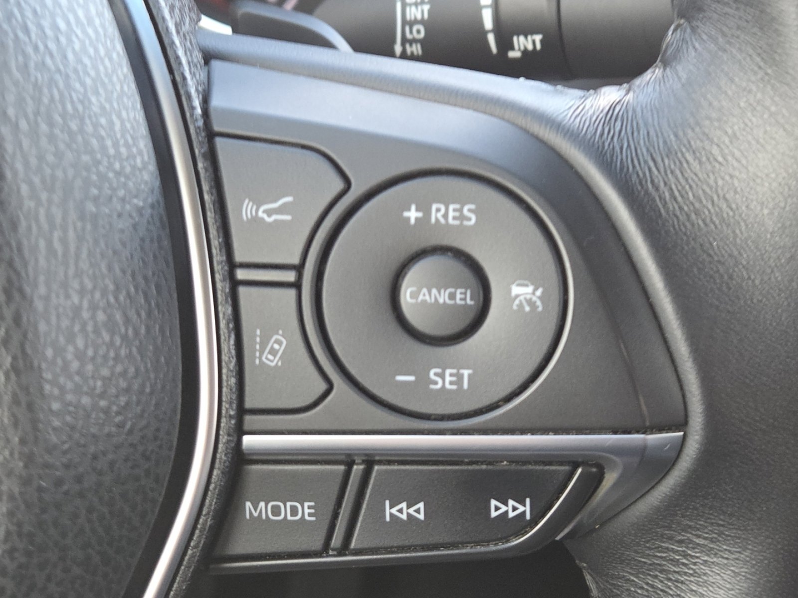 Used 2018 Toyota Camry XSE image 34