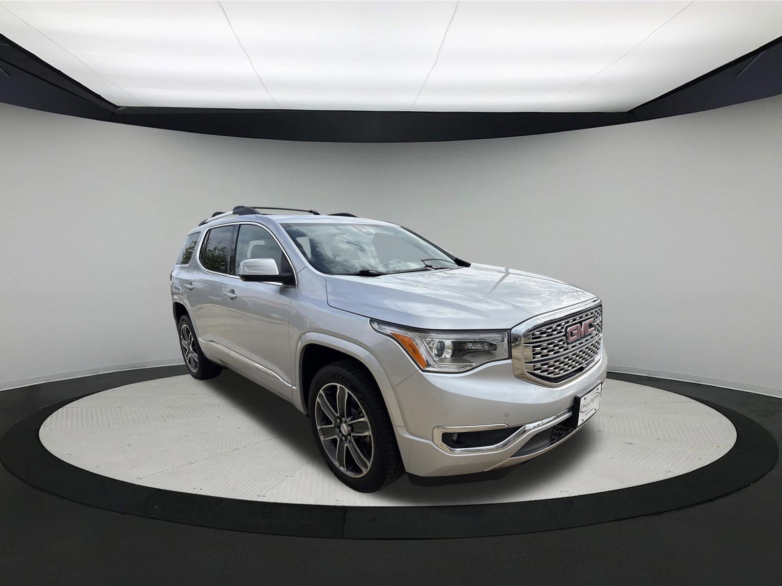 Used 2019 GMC Acadia Denali w/ Technology Package AWD/4WD image 7