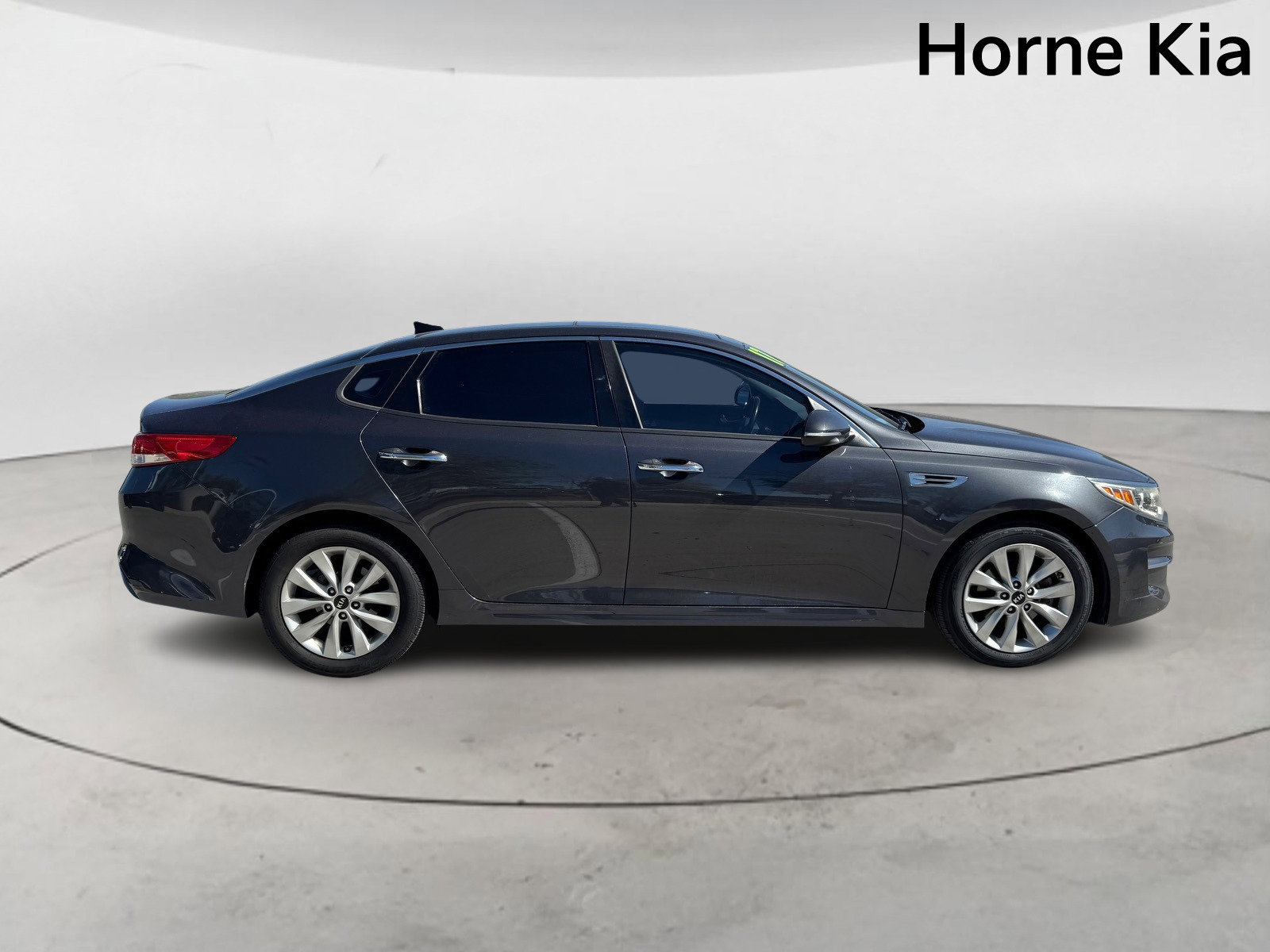 Used 2017 Kia Optima EX w/ Premium Package image 3