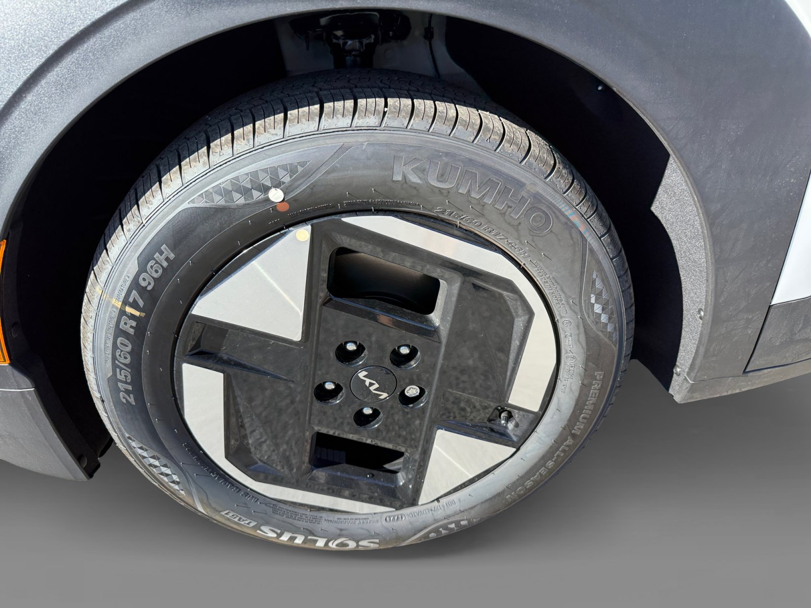 New 2027 Kia EV3 Wind FWD image 9