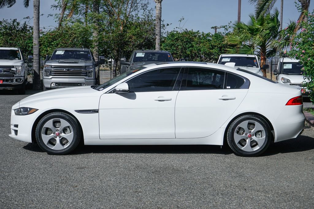 Used 2017 Jaguar XE image 5