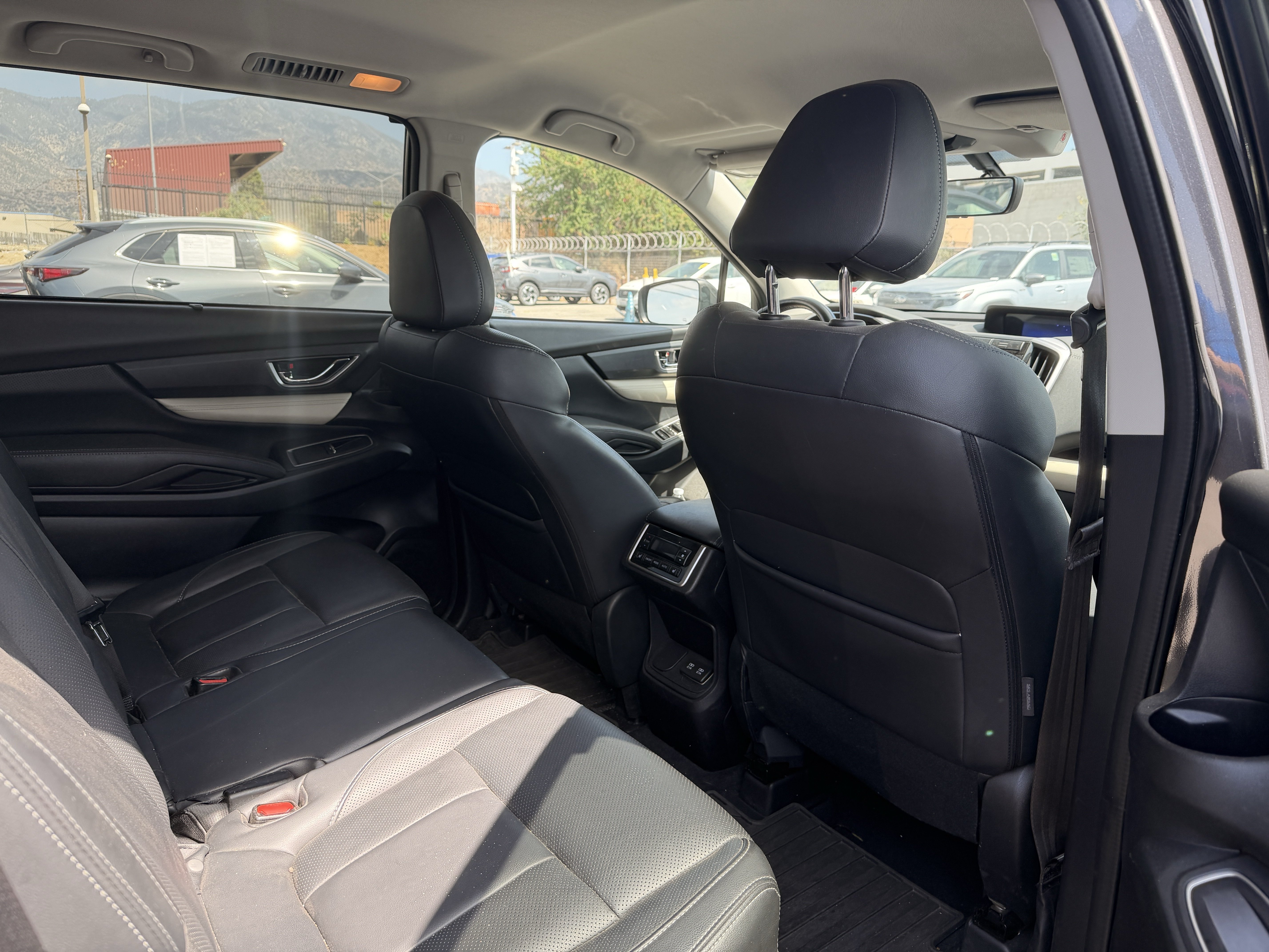 Used 2022 Subaru Ascent Limited AWD/4WD image 4