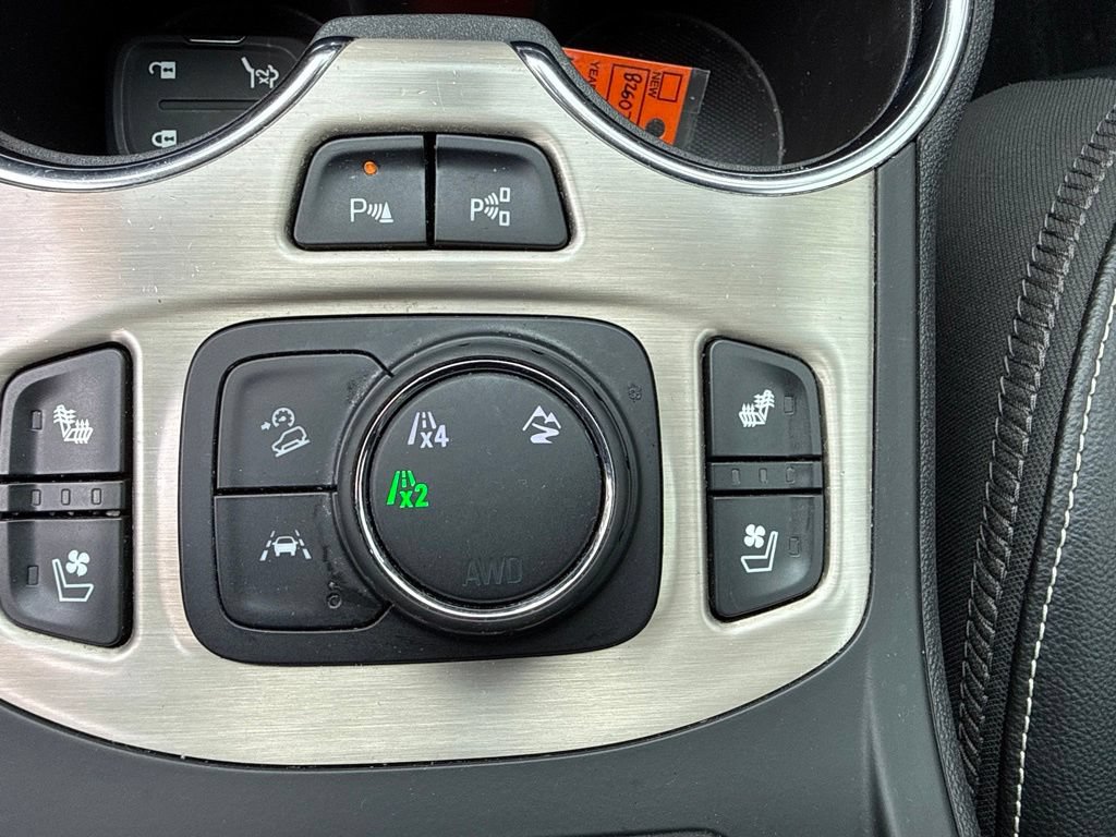 Used 2022 GMC Terrain Denali w/ Denali Premium Package AWD/4WD image 32