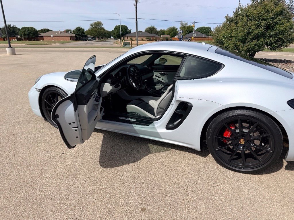 Used 2025 Porsche 718 Cayman GTS RWD image 31