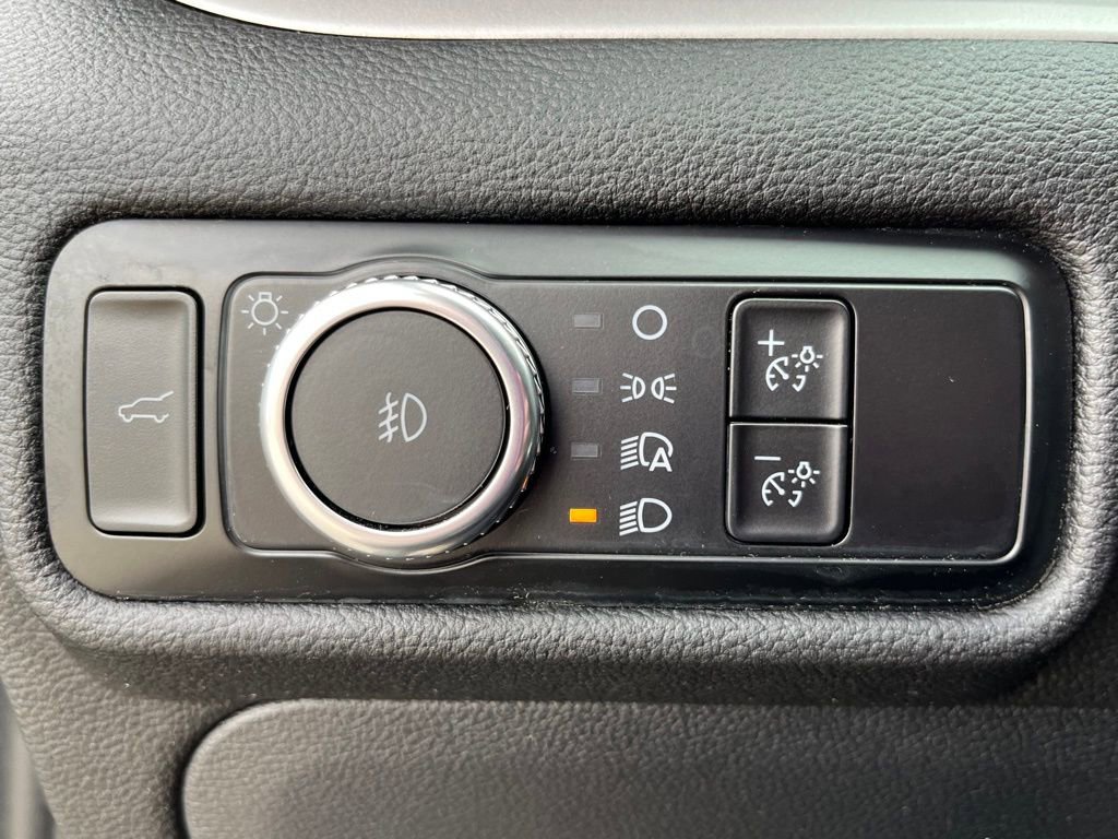 Certified 2023 Ford Explorer XLT w/ Equipment Group 202A image 21