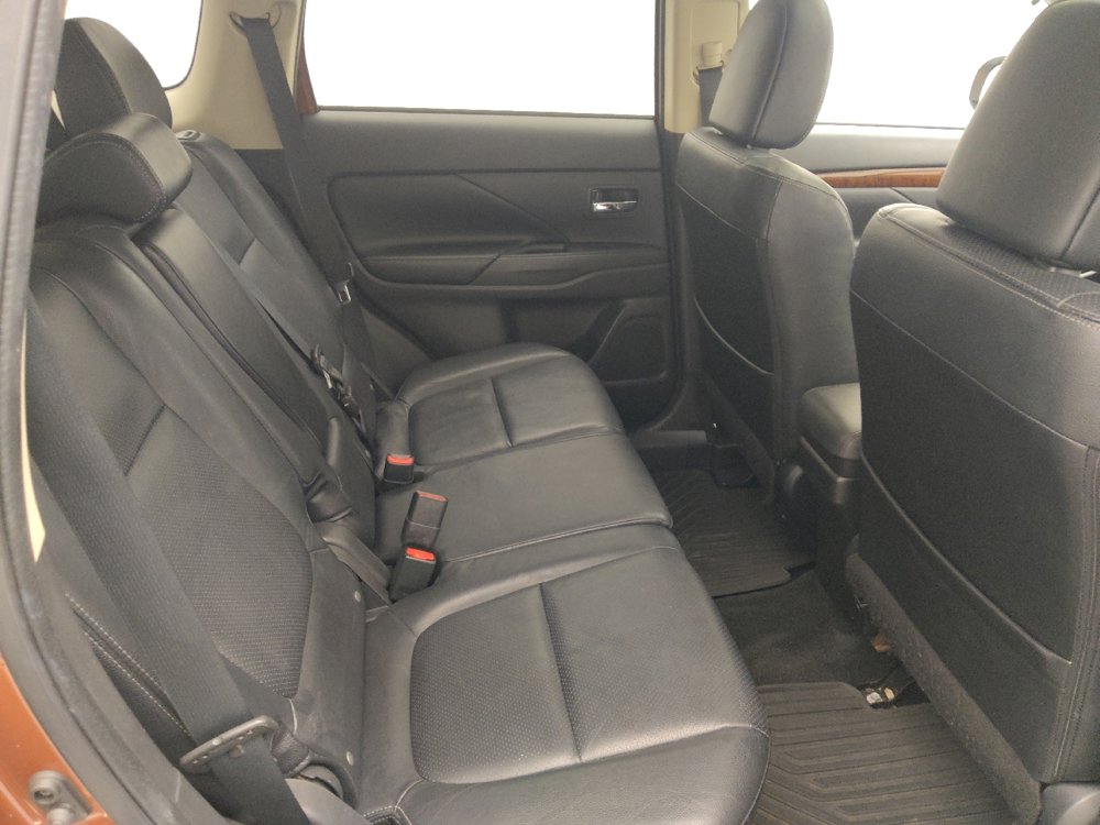 Used 2014 Mitsubishi Outlander GT image 19