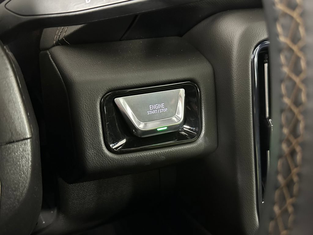 Used 2026 GMC Yukon AT4 w/ LPO, Floor Liner Package AWD/4WD image 23