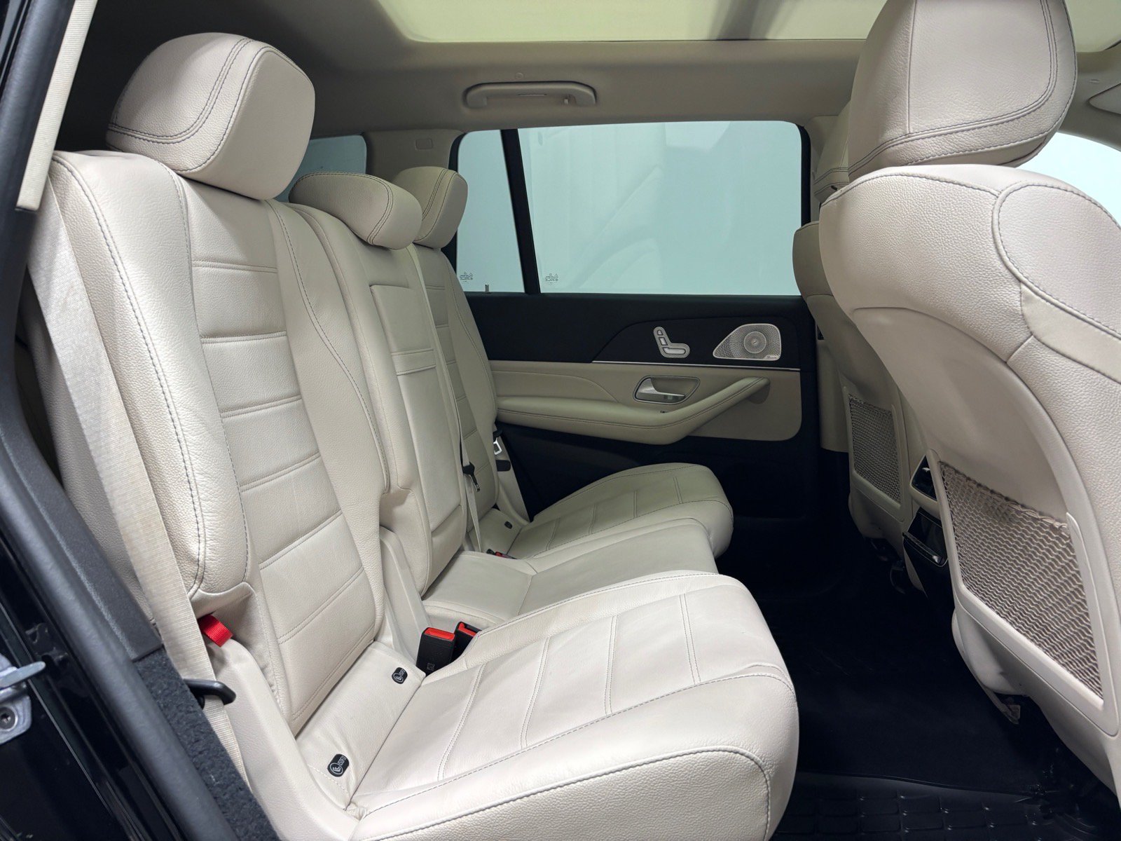 Used 2024 Mercedes-Benz GLS 450 4MATIC image 36