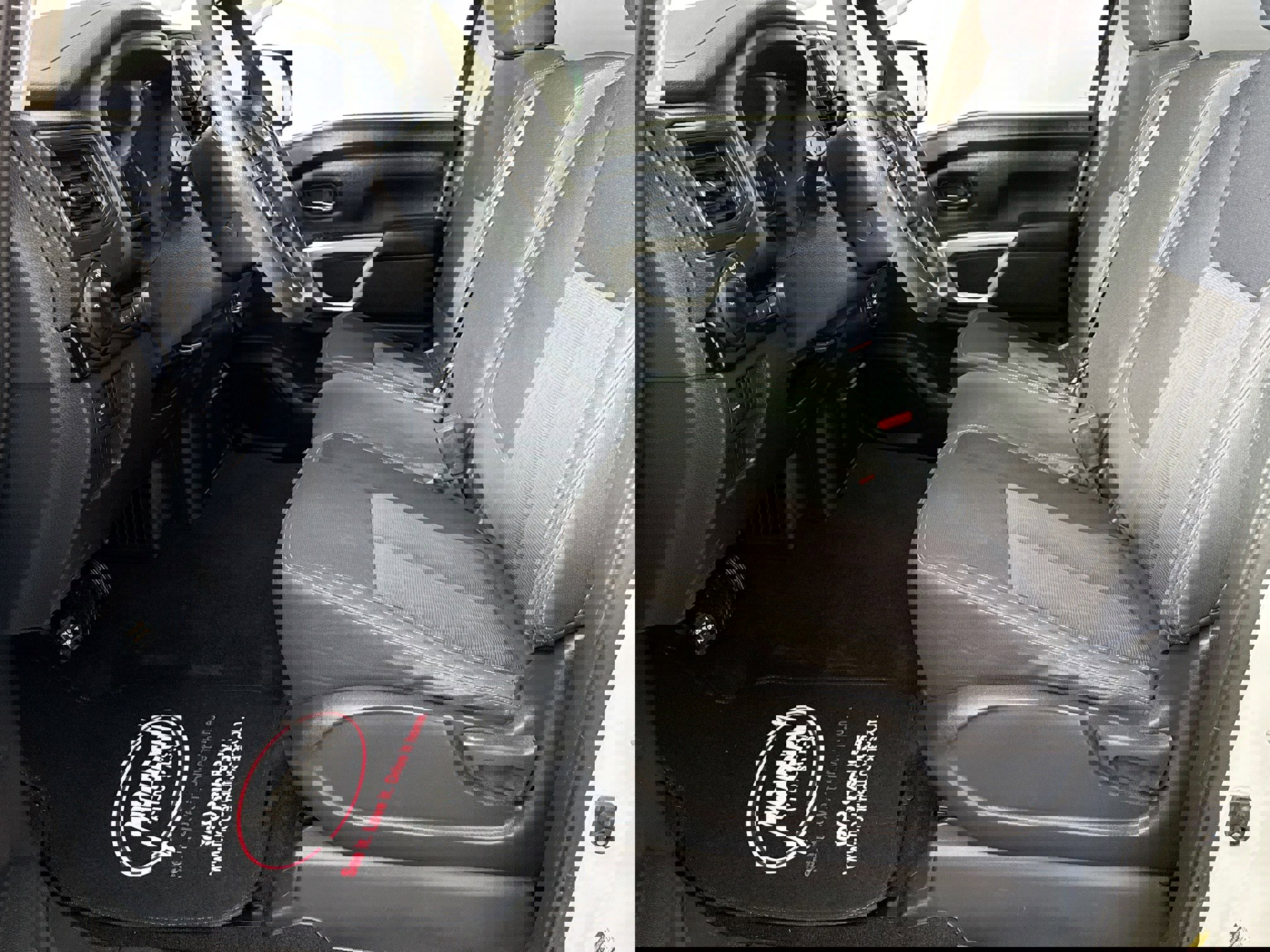 Used 2022 Nissan Titan SV image 16