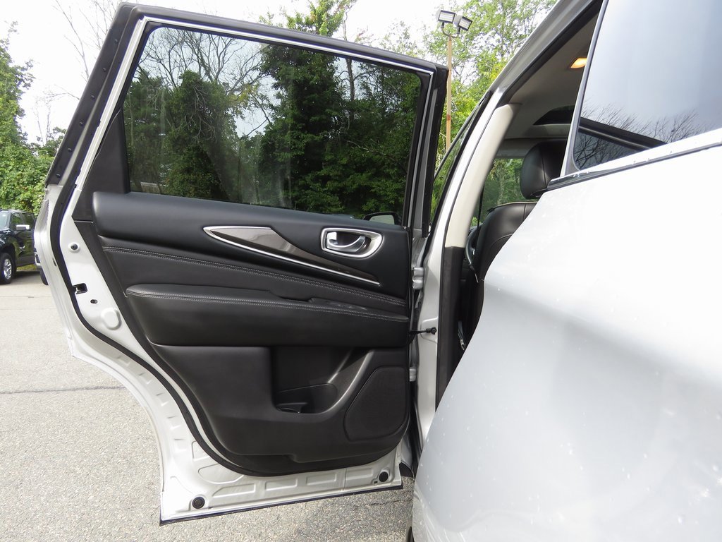 Used 2019 INFINITI QX60 Luxe w/ Essential Package image 21