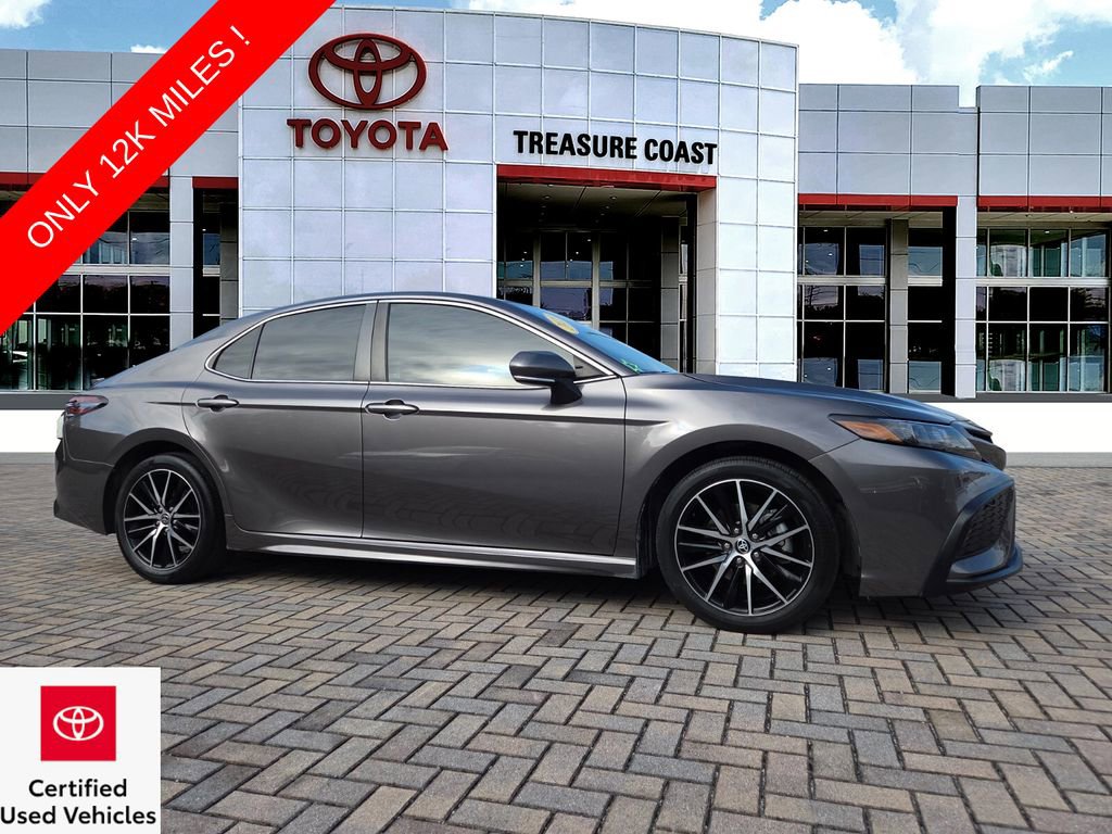 Certified 2023 Toyota Camry SE FWD image 1