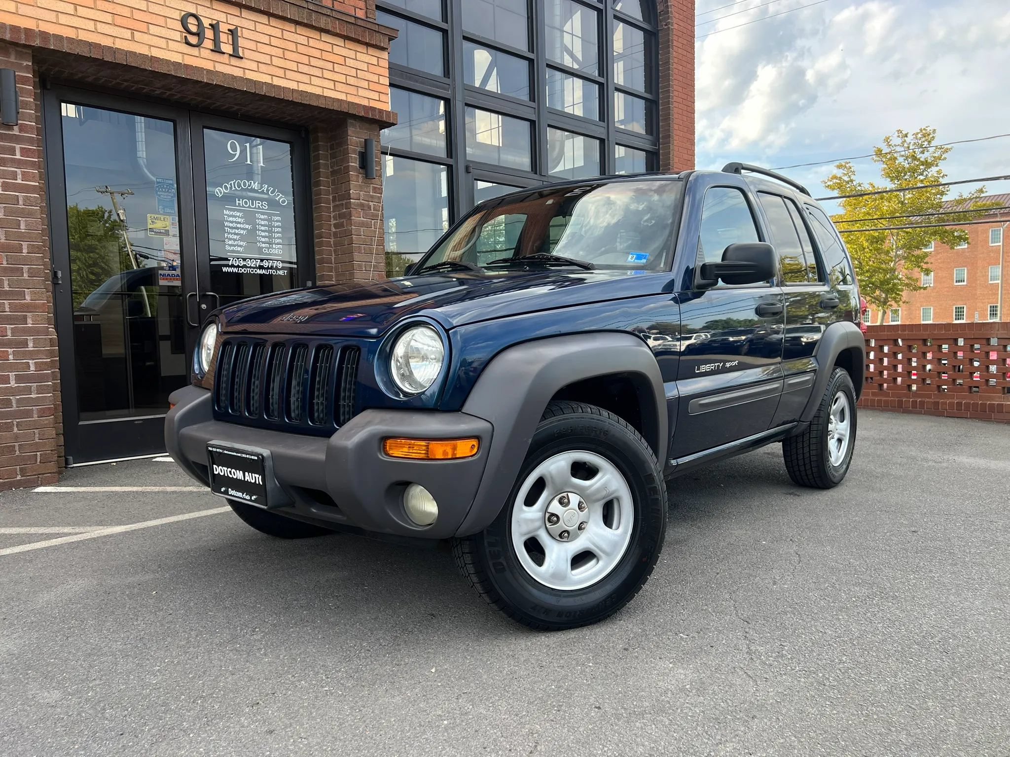 Used 2002 Jeep Liberty Sport AWD/4WD image 2