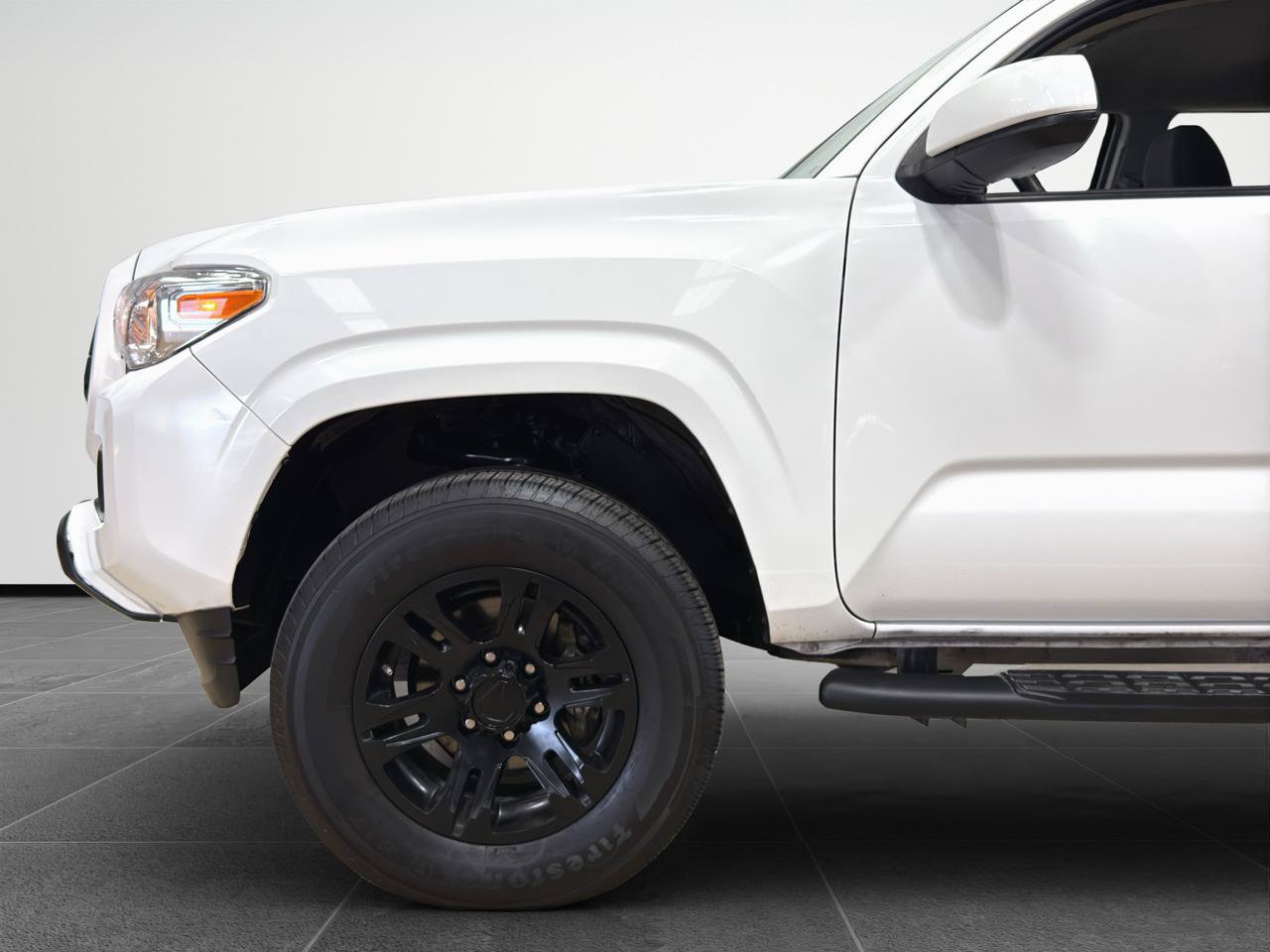Used 2022 Toyota Tacoma SR AWD/4WD image 3