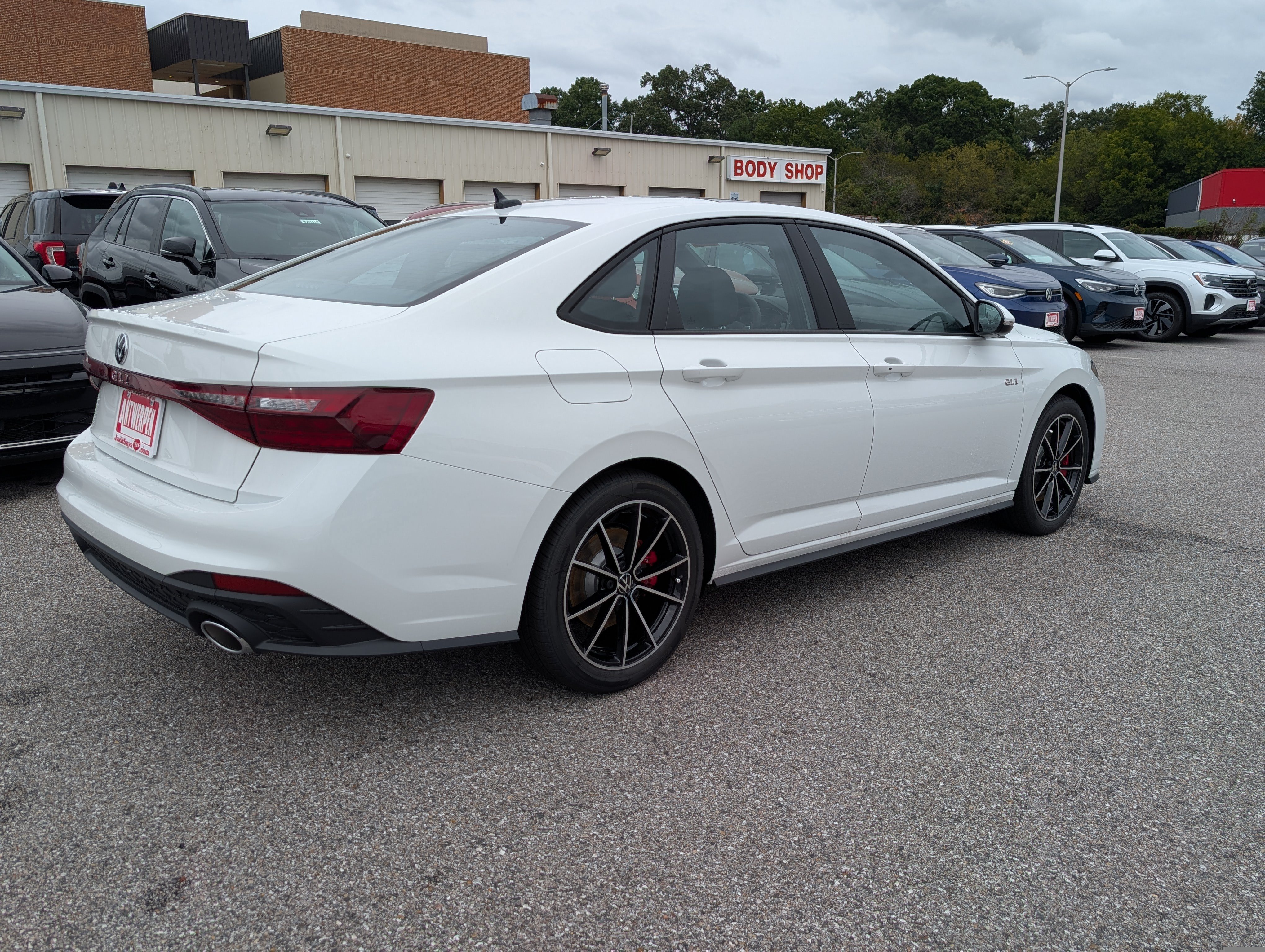 New 2027 Volkswagen Jetta GLI Autobahn FWD image 3