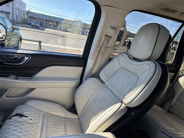 Used 2019 Lincoln Navigator L Black Label w/ Cargo Package image 21