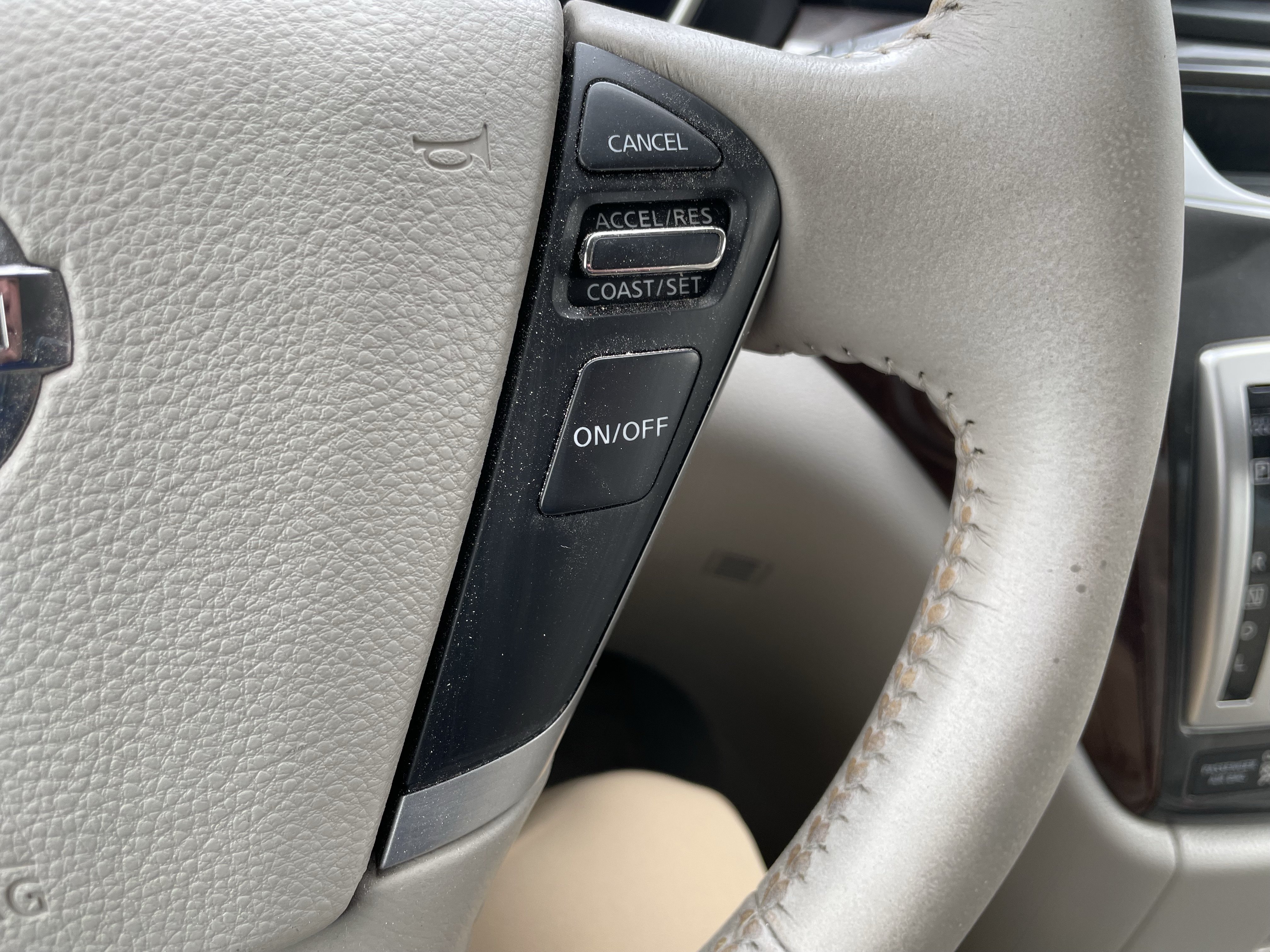 Used 2013 Nissan Quest SV FWD image 14