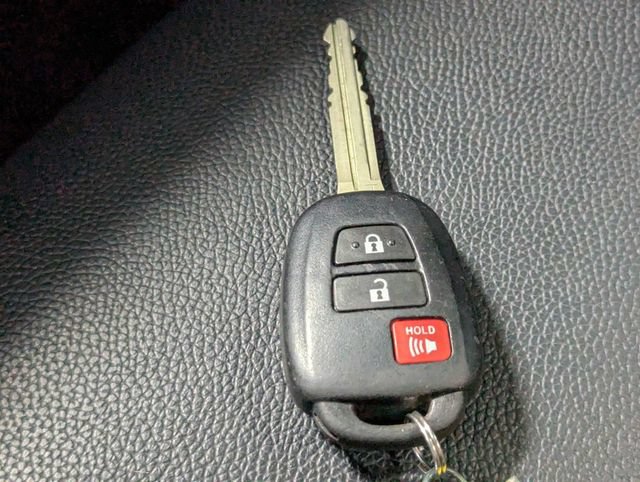 Used 2020 Toyota Tacoma SR5 RWD image 21