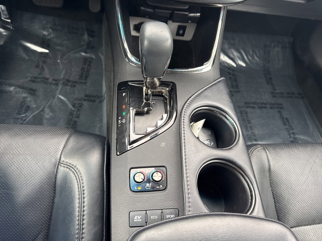 Used 2016 Toyota Avalon Limited image 26