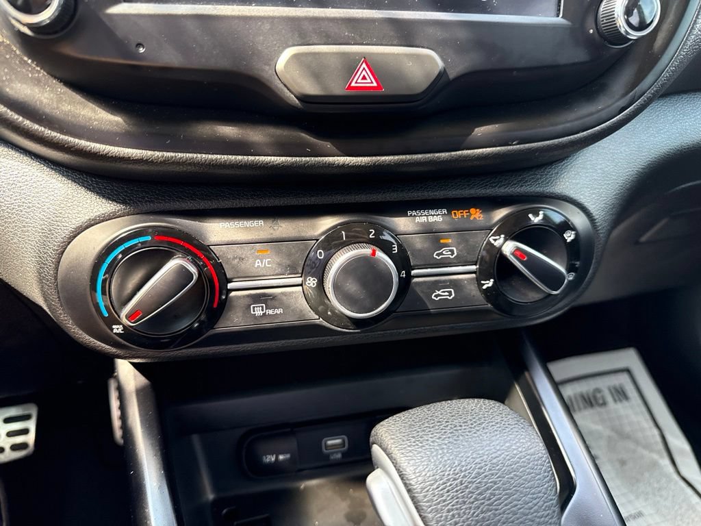 Used 2022 Kia Soul LX FWD image 13