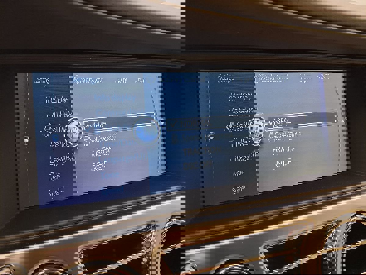 Used 2011 Rolls-Royce Ghost image 24