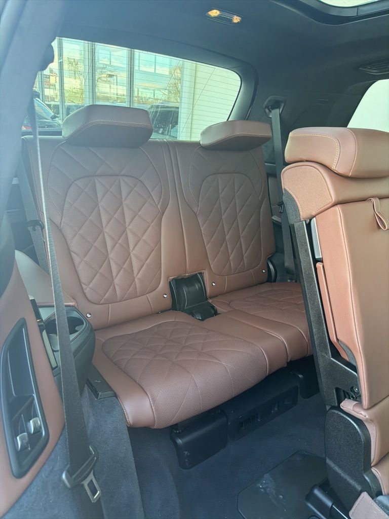 Used 2026 BMW X7 xDrive40i image 24