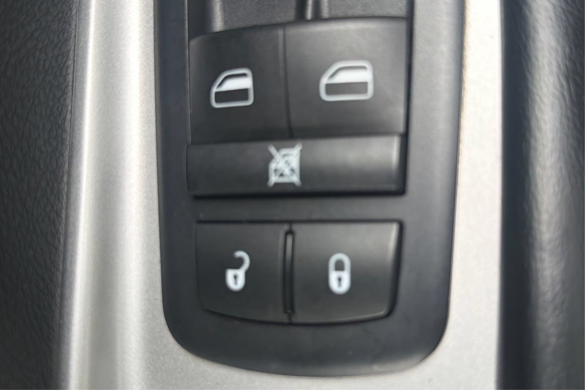 Used 2016 Dodge Journey SE w/ Flexible Seating Group FWD image 32