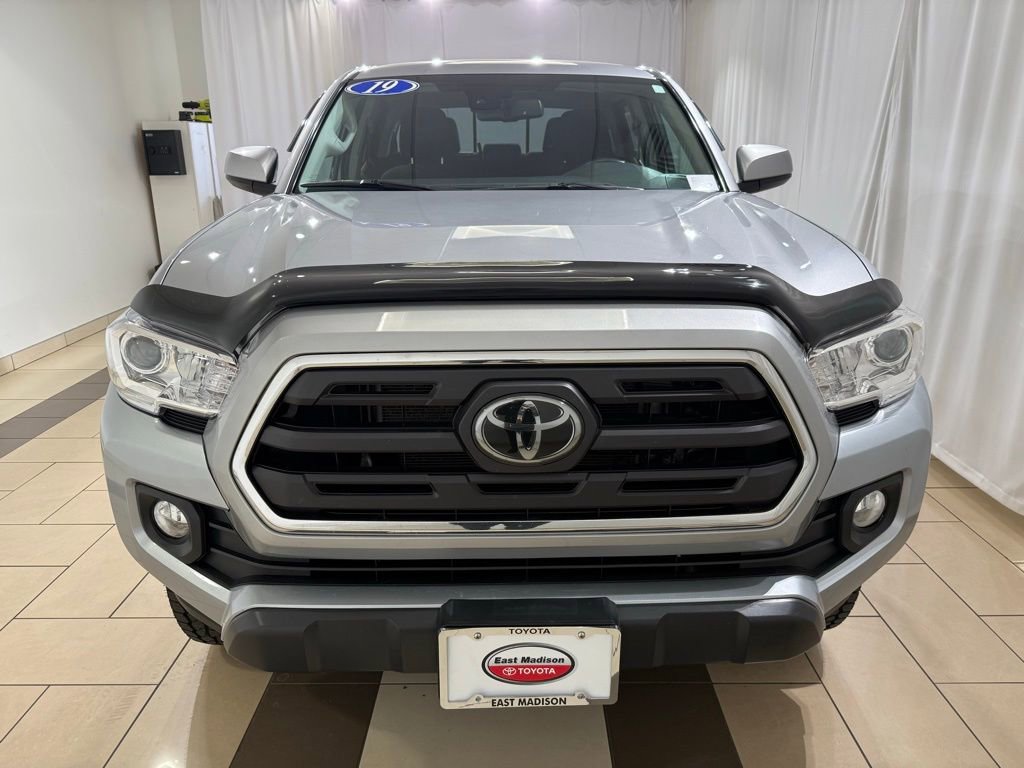 Used 2019 Toyota Tacoma SR5 AWD/4WD image 8